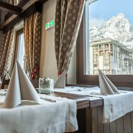 فندق Breithorn بيريوِل تْشيرفينيا